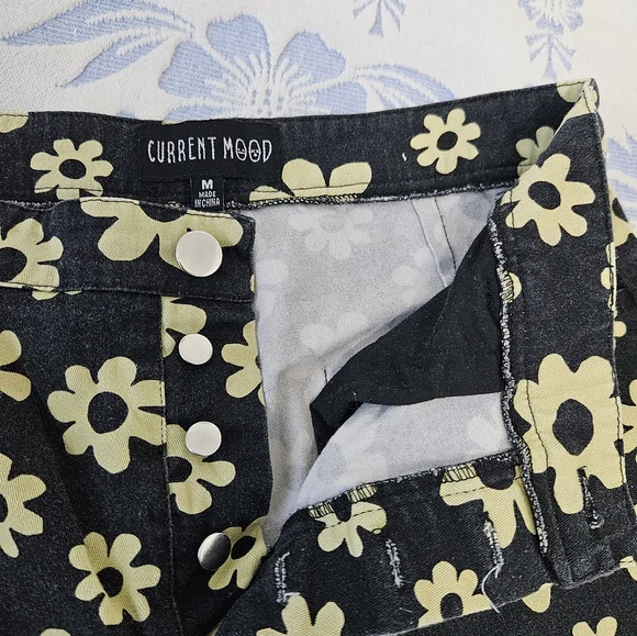 Retro Flower Power Pants - Picture 5 of 10